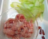 豚こまとセロリの塩麹炒め作り方1写真
