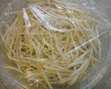 レンジで簡単♪もやしのやきそば風サラダ作り方1写真