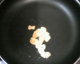 簡単おつまみ　蓮根と鶏軟骨ガーリック炒め作り方2写真