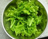 わさび菜と新玉葱のサラダ　しらす塩麹ドレ作り方3写真