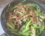 小松菜としめじと豚バラ肉の野菜炒め作り方7写真