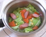 優しいお味♥鶏がらの素で野菜スープ♪作り方1写真