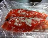 塩麹でつけた鮭のホイル焼き作り方1写真
