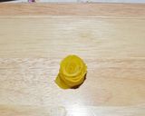 お弁当に〜♪たくあんでバラ飾り作り方3写真