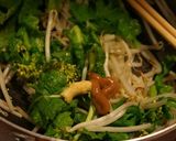 梅風味★牛カタロースと菜の花の味噌炒め作り方3写真