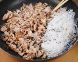 しみしみ玉ねぎと白滝の🤤豚バラ肉豆腐☆作り方2写真