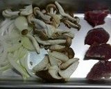 豚肉ときのこのオイスターソース炒め作り方1写真