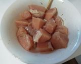向井くうのたこ焼き器で鶏むね肉のからあげ作り方1写真
