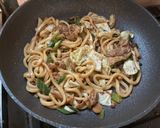 サバ味噌の煮汁を再利用！絶品濃厚焼きうどん作り方4写真