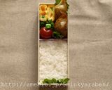 【キャラ弁】かまぼこでブタさん弁当作り方1写真
