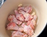骨付き鶏とカリフラワーの煮込み作り方4写真