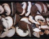 旨味を堪能！焼き椎茸のかつお醤油和え作り方2写真