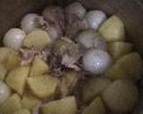 小タマネギとジャガイモの煮物作り方4写真