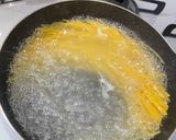 手抜き缶詰めパスタ《カルディの缶詰め》作り方1写真