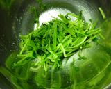 チーズと豆苗のわさび昆布風味のおにぎり作り方2写真