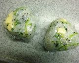 チーズと豆苗のわさび昆布風味のおにぎり作り方5写真
