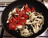 塩麹、お豆腐とトマトときのこの洋風炒め作り方1写真