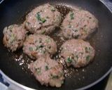 菜の花と新玉ねぎ入り、合い挽き肉のバーグ作り方4写真