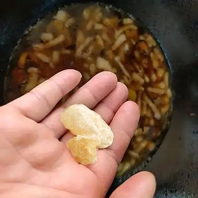 台湾滷肉飯｜氷砂糖と香辛料で作るルーローハン：工程5