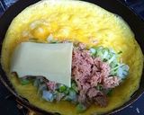 ツナとチーズ　葱入りオムレツ作り方4写真