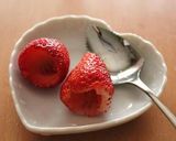 クーリッシュで手軽に♪まるごと苺アイス作り方1写真