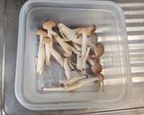 簡単🌟きのことソーセージのソテー作り方1写真