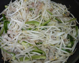 かなるンちの塩麹豚肉ともやしの炒め物作り方1写真