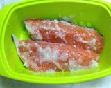 ｽﾁｰﾏｰで♪生鮭の塩麹漬け簡単蒸し＊作り方1写真