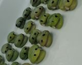そら豆でアマガエルの整列作り方3写真
