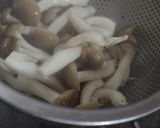 豚としめじ　ザーサイの葱和え作り方1写真