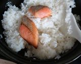 おにぎり【チーズとサケとセロリの葉】作り方1写真