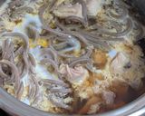 出汁から作った鶏肉と卵の温かい蕎麦作り方9写真