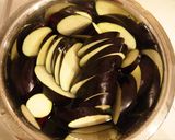 茄子と鶏挽肉の味噌炒め煮作り方1写真
