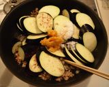 茄子と鶏挽肉の味噌炒め煮作り方3写真