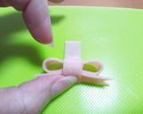 お弁当に♪リボンでおしゃれなミニトマト作り方8写真