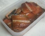 キングサーモンを醤油に漬けて焼いた。作り方3写真