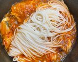 酸っぱいキムチの温かいそうめん作り方7写真
