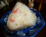 紅しょうがとすき焼きふりかけのおにぎり♥作り方3写真