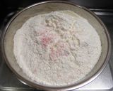 苺ミルク風味＊絞り出しクッキー♪作り方1写真