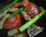 麺つゆで金目のアラ煮フライパン編作り方2写真