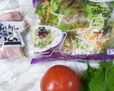 盛り付けて豪華！ 角切りハムの和風サラダ作り方1写真