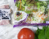 盛り付けて豪華！ 角切りハムの和風サラダ作り方1写真