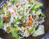 盛り付けて豪華！ 角切りハムの和風サラダ作り方4写真