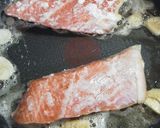 塩麹で♪サーモンのレモンバターソテー作り方4写真