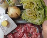 春キャベツと豚肉の唐揚げカレー味の炒め物作り方1写真