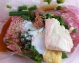 塩麹の鶏もも・むね肉のヘルシー焼売作り方1写真