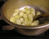 新じゃがと鶏つくねの煮物作り方1写真