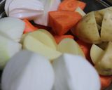 春野菜とハーブ鳥のダッチオーブン焼作り方1写真