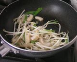 いか・にら・もやし♪DE♪あんかけ汁そば作り方2写真