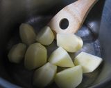 豚こま肉で♪肉じゃが～バターでコク旨✿作り方6写真